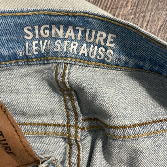 Signature Levi Strauss jeans shorts - Picture 9 of 11